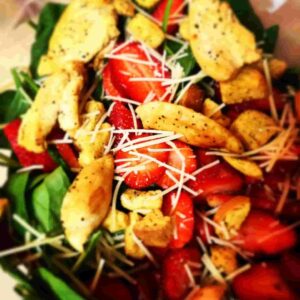 chicken spinach strawberries orange walnuts - FITZABOUT