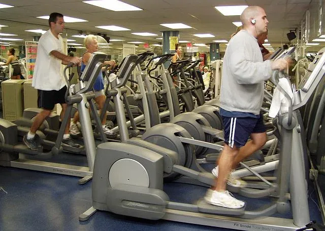 Elliptical Trainer or Cross Trainer - Sharp Muscle