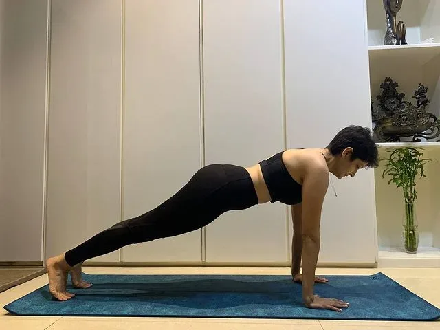 Phalakasana (High Plank Pose) - Sharp Muscle